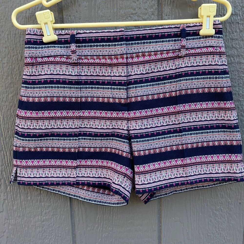 Ann Taylor loft the Rivera short women’s size O tribal pattern
